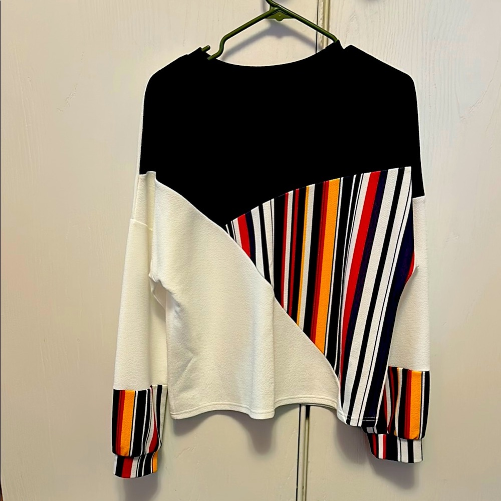 SHEIN Asymmetrical Long Sleeve Shirt🖤❤️💛
